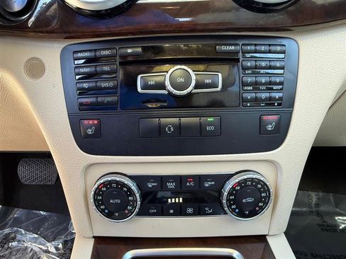 Used 2014 Mercedes-Benz GLK 350 4MATIC image 39