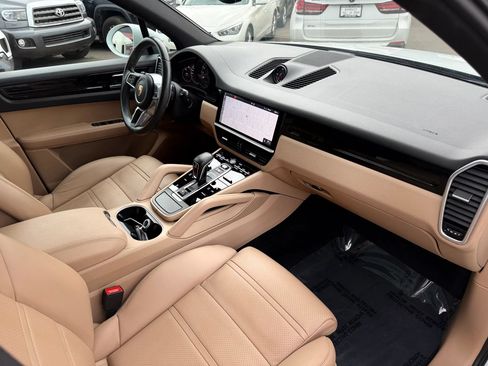 Used 2019 Porsche Cayenne AWD/4WD image 21