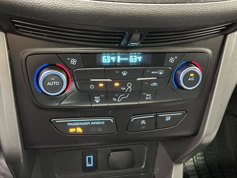 Used 2017 Ford Escape SE AWD/4WD image 19