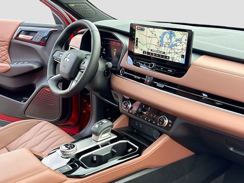 New 2026 Mitsubishi Outlander SEL image 5