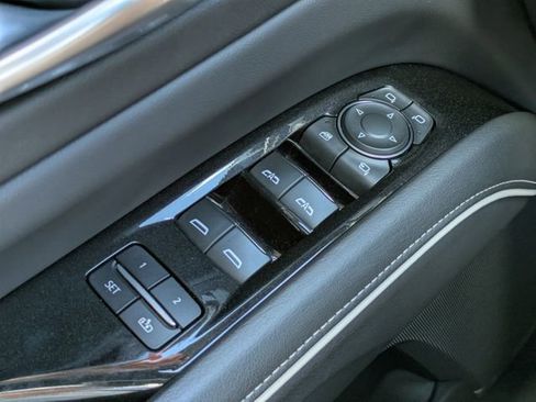 Used 2023 Cadillac Escalade Premium Luxury image 19