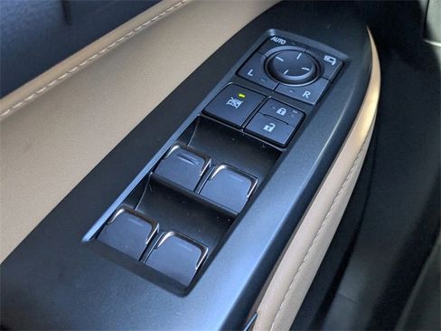 Used 2025 Lexus NX 300h AWD w/ Luxury Package image 27