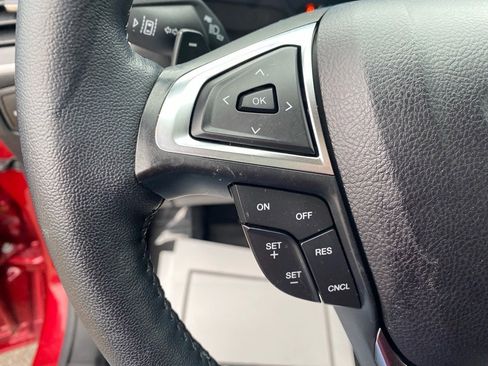 Used 2024 Ford Edge SEL w/ Convenience Package image 17