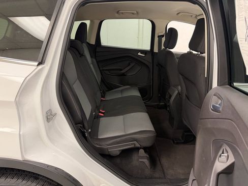 Used 2019 Ford Escape SE image 14