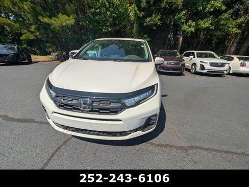 Used 2025 Honda Odyssey EX-L image 2