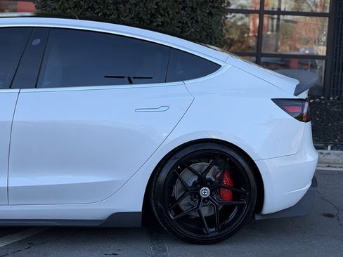 Used 2020 Tesla Model 3 Performance image 11