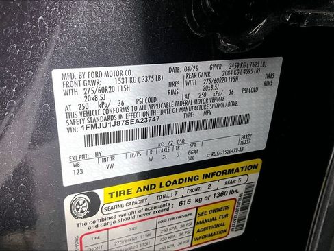 Used 2025 Ford Expedition Active AWD/4WD image 31
