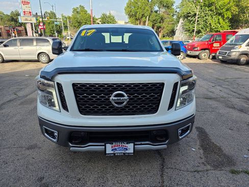 Used 2017 Nissan Titan PRO-4X w/ Pro-4x Convenience Package AWD/4WD image 2