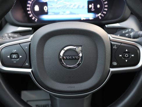 Used 2025 Volvo XC60 B5 Core AWD/4WD image 26