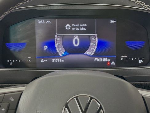 Used 2022 Volkswagen Tiguan SE image 17