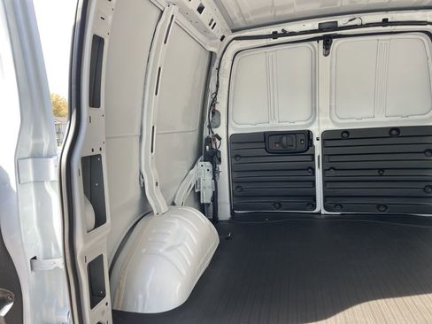 New 2025 Chevrolet Express 2500 image 29