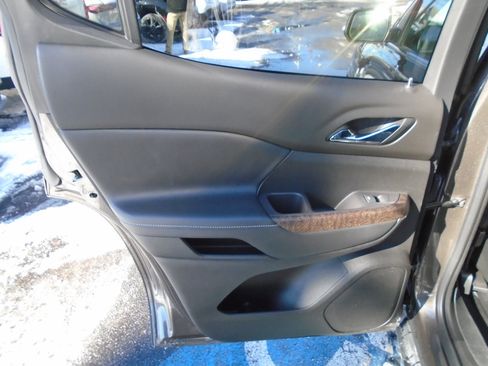 Used 2020 GMC Acadia Denali w/ Technology Package image 41