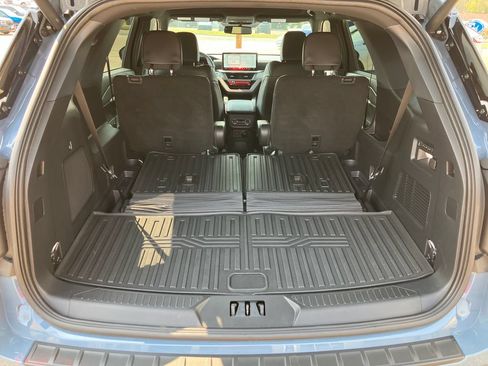 Used 2025 Ford Explorer ST AWD/4WD image 18