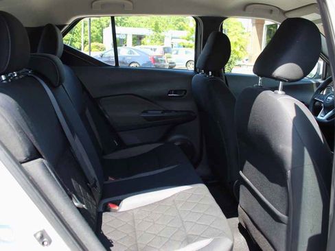 Used 2020 Nissan Kicks SV FWD image 24