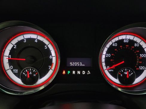 Used 2020 Dodge Grand Caravan SXT FWD image 23