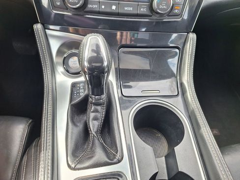 Used 2017 Nissan Maxima Platinum image 17