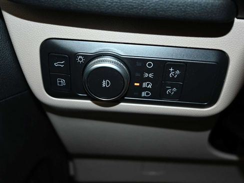 Certified 2022 Ford Escape SEL w/ Technology Package AWD/4WD image 19
