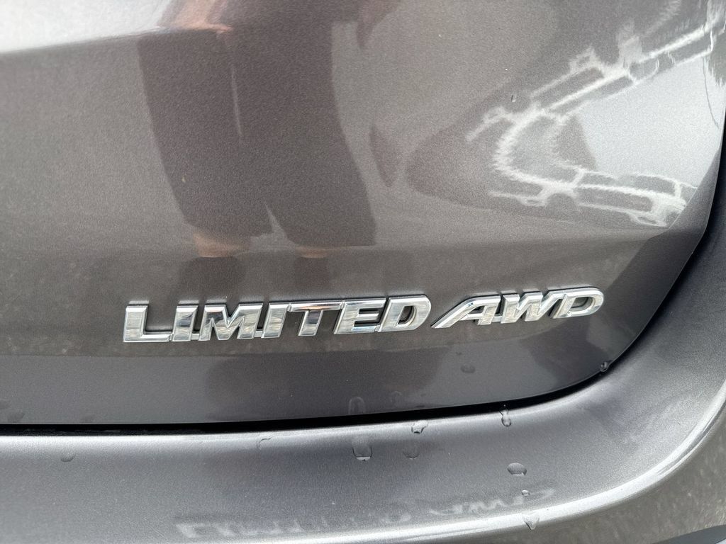 Used 2015 Toyota Highlander Limited AWD/4WD image 28