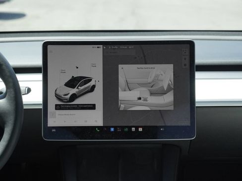 Used 2022 Tesla Model Y Long Range AWD/4WD image 22