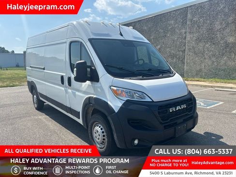 Used 2024 RAM ProMaster 2500 w/ Convenience Group FWD image 1