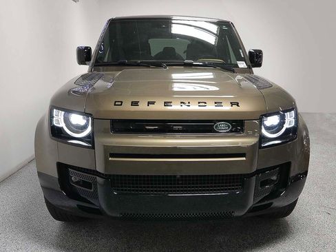 Used 2024 Land Rover Defender 110 X-Dynamic SE AWD/4WD image 2