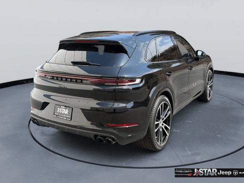 Used 2026 Porsche Cayenne Turbo w/ Technology Package AWD/4WD image 5
