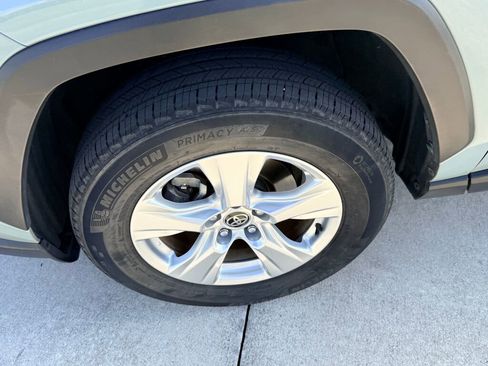 Used 2021 Toyota RAV4 XLE image 17