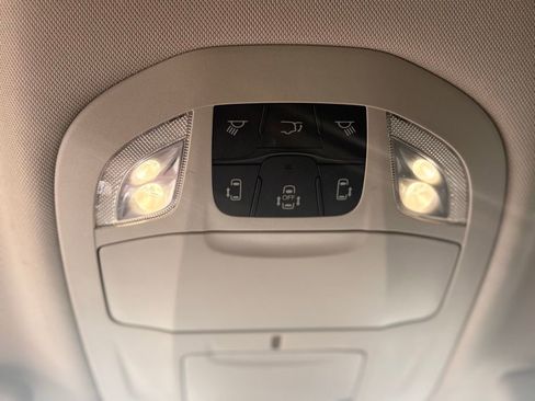 Used 2023 Chrysler Pacifica Touring-L image 27