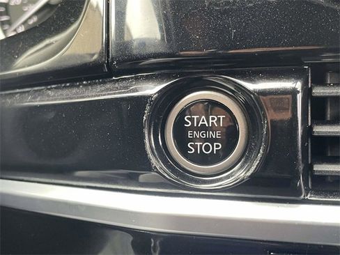 Used 2022 Nissan Pathfinder SL image 26