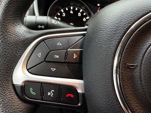 Used 2018 Jeep Compass Sport image 28