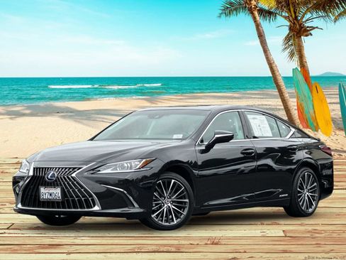 Used 2022 Lexus ES 300h w/ Premium Package FWD image 2