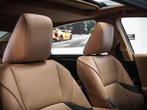 Used 2025 Lexus ES 300h w/ Premium Package image 24