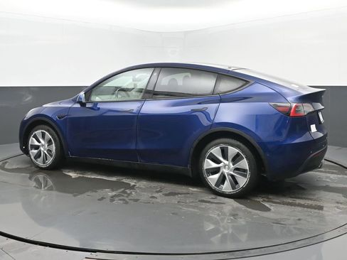 Used 2020 Tesla Model Y Long Range image 3