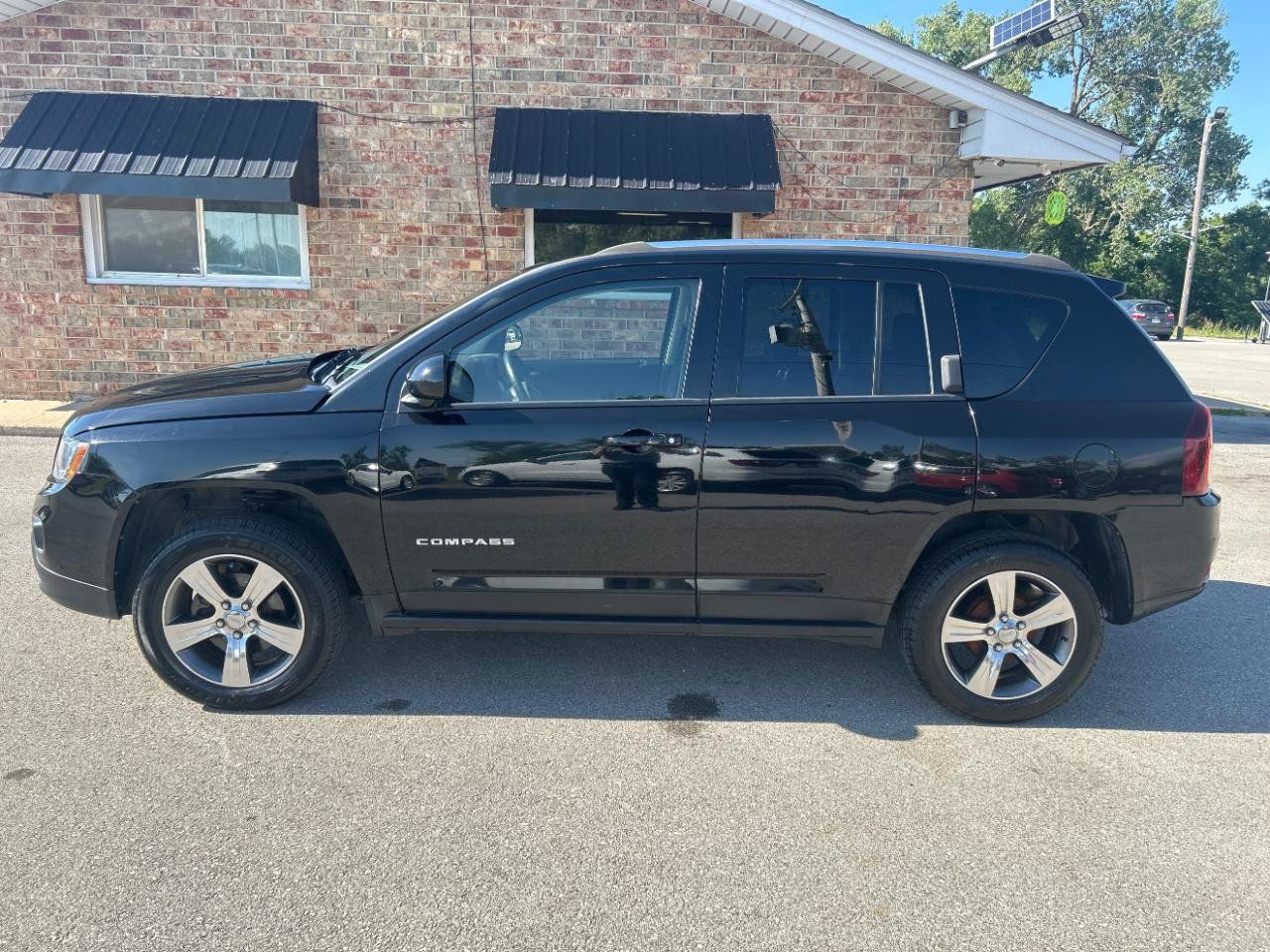 Used 2017 Jeep Compass High Altitude FWD image 10