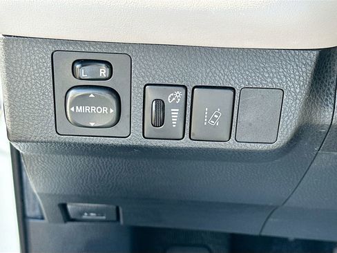 Used 2017 Toyota RAV4 Limited w/ Advanced Technology Package image 10