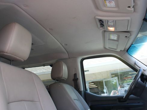 Used 2020 Nissan NV 3500 SL RWD image 18