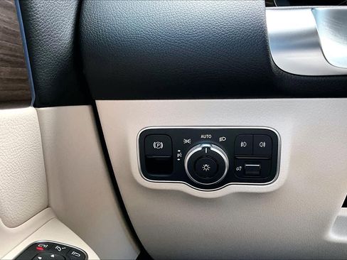New 2026 Mercedes-Benz GLB 250 image 13