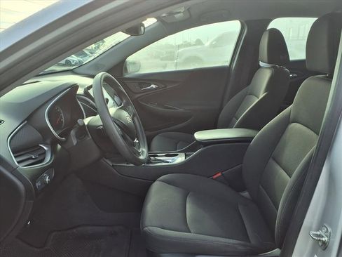 Used 2019 Chevrolet Malibu LS image 17