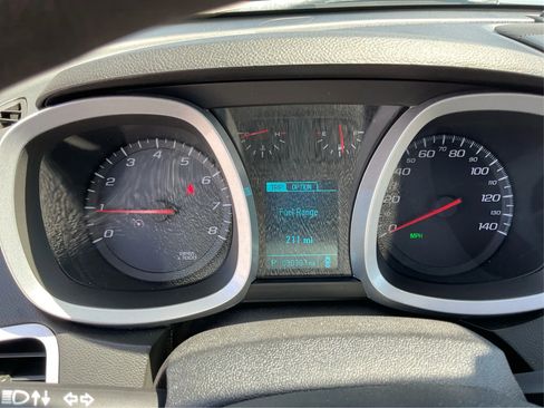 Used 2017 Chevrolet Equinox LS FWD image 15