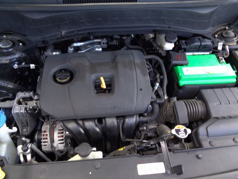 Used 2021 Kia Seltos EX image 18