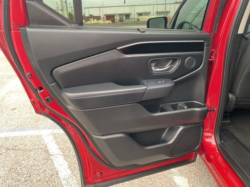 Used 2023 Honda Pilot EX-L image 12