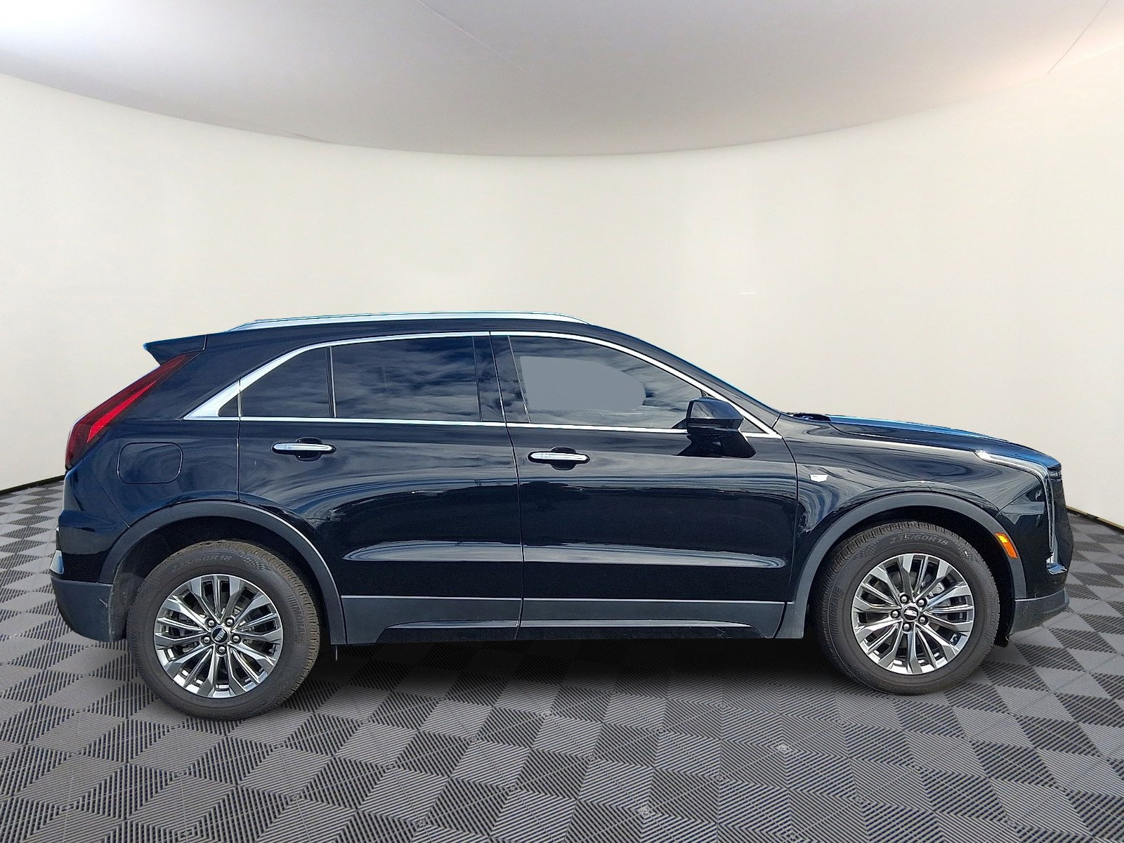 Used 2024 Cadillac XT4 Premium Luxury AWD/4WD image 8