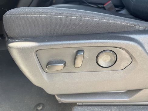 Used 2025 Chevrolet Silverado 1500 Custom RWD image 28
