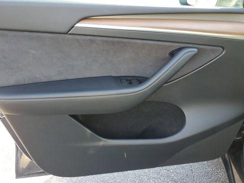 Used 2023 Tesla Model Y Long Range image 21