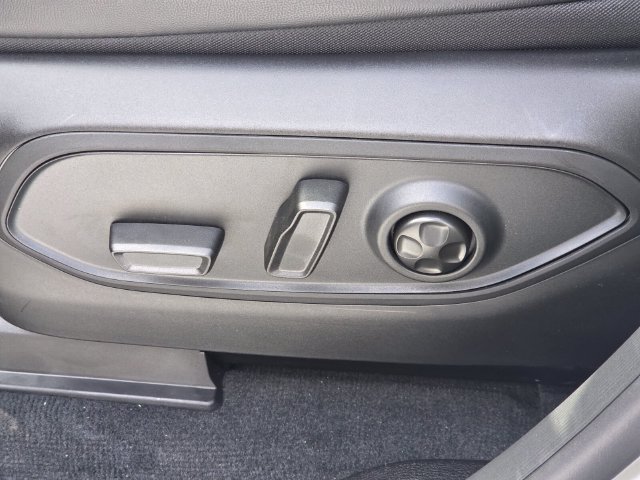 New 2027 Jeep Grand Cherokee Altitude RWD image 15