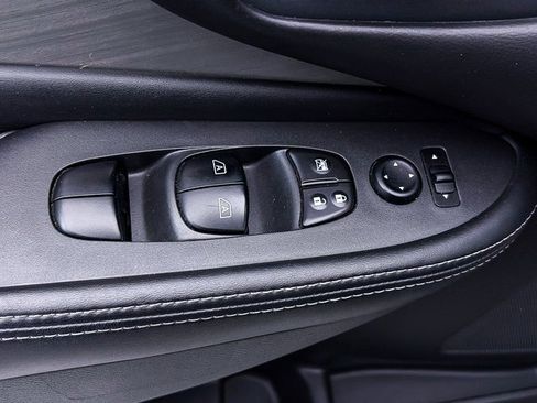 Used 2017 Nissan Murano SV image 12