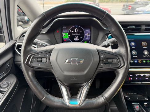 Used 2023 Chevrolet Bolt LT w/ Infotainment Package FWD image 12