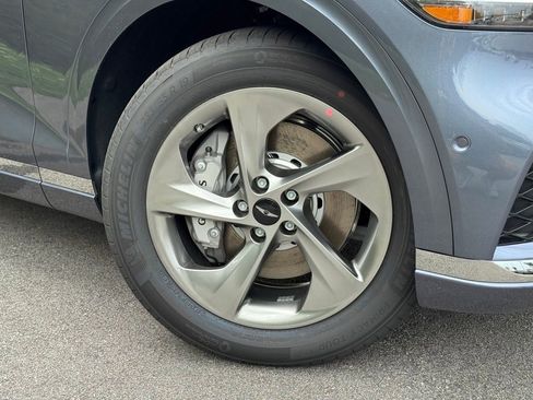 Used 2026 Genesis GV70 2.5T Advanced image 6