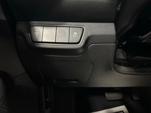 Used 2024 Kia Forte LXS image 17