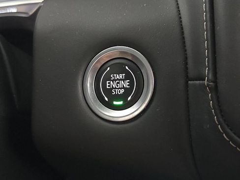Used 2023 GMC Yukon Denali Ultimate AWD/4WD image 9
